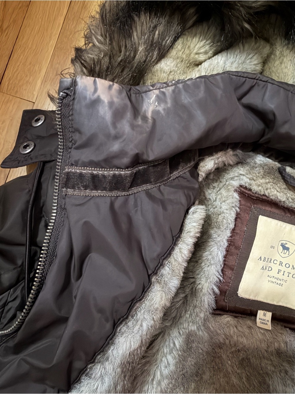 Abercrombie & Fitch Vintage Womens Brown Fur Hooded Down Puffer Jacket Y2K - Picture 15 of 15
